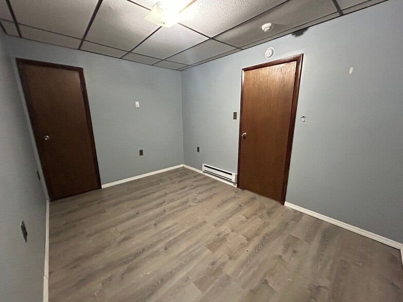 Building Photo - 131 Wood St
