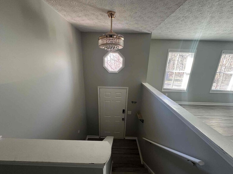 Building Photo - 4348 Bradley Dr SW