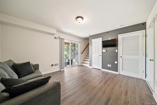 Building Photo - 10 Silas Seaman St