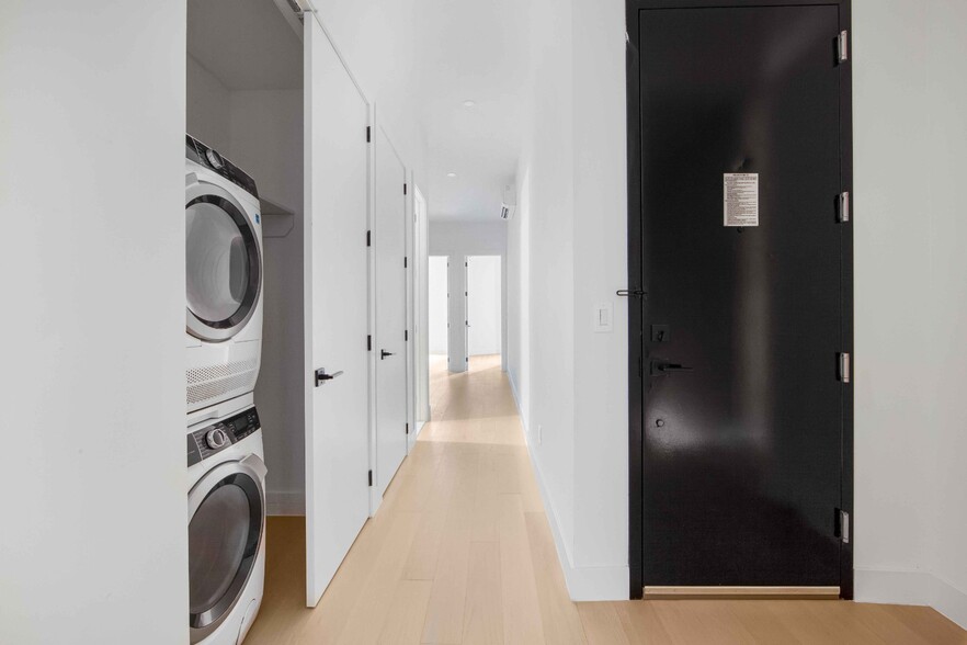 Building Photo - 355 E 50th St