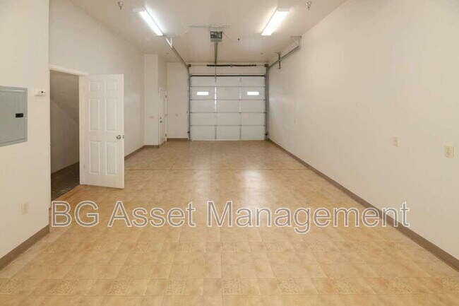 Building Photo - 701 San Pablo Ave