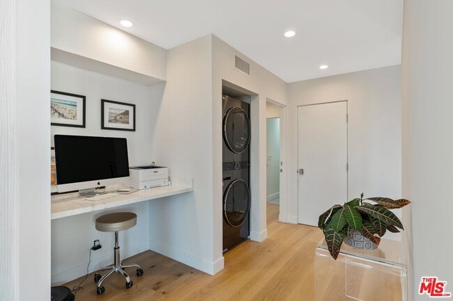 Building Photo - 3632 Beverly Ridge Dr