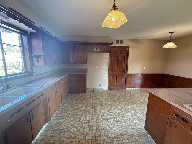 Building Photo - 3601 NW 62nd St