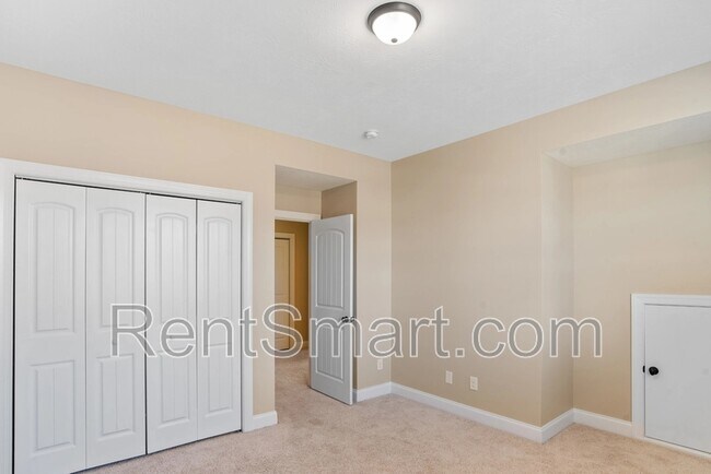 Building Photo - 418 Riley Ln