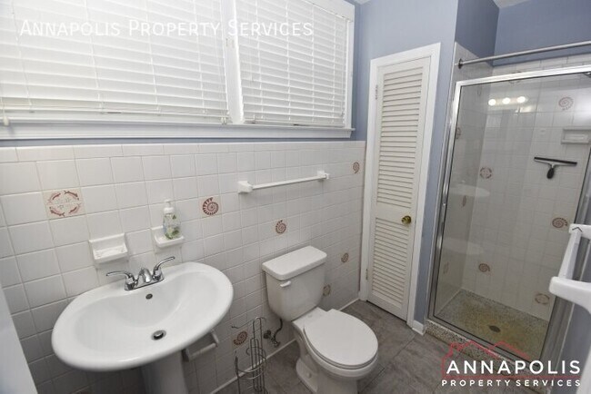 Building Photo - 300 S Cherry Grove Ave