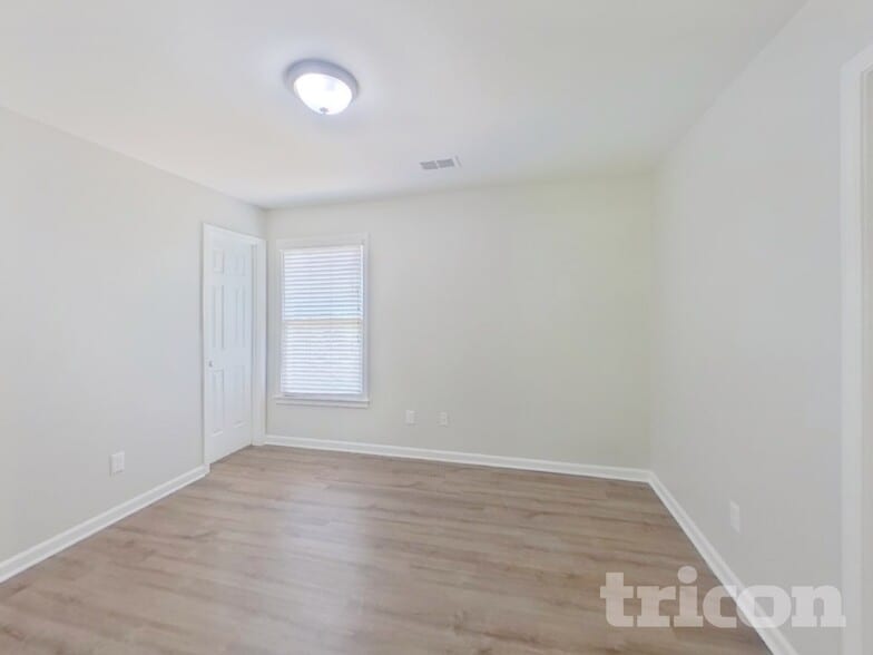 Building Photo - 790 James Madison Dr