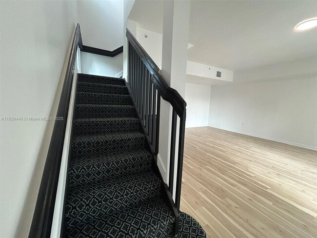 Building Photo - 2142 Van Buren St