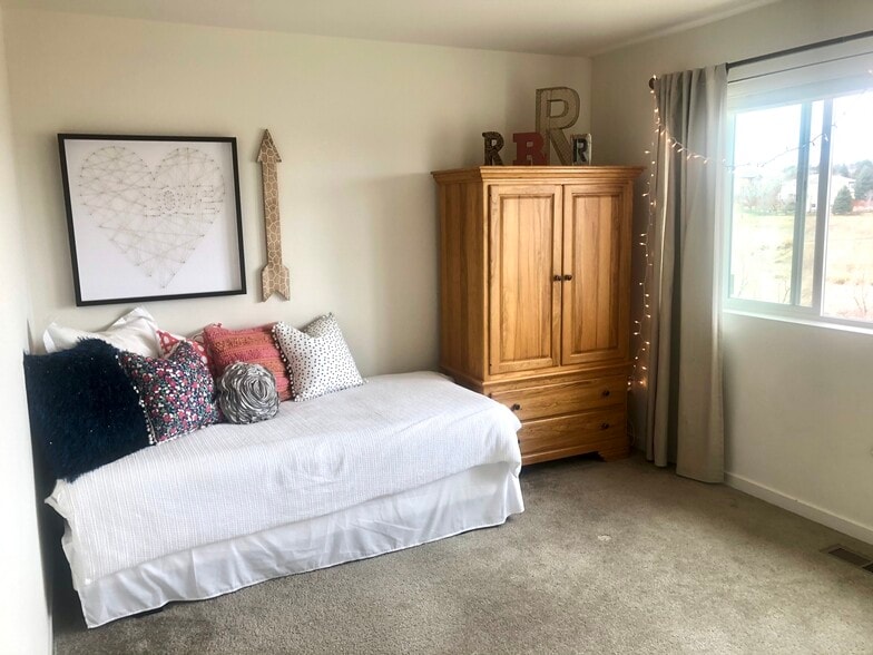Bedroom #2 - 9627 Dunning Cir