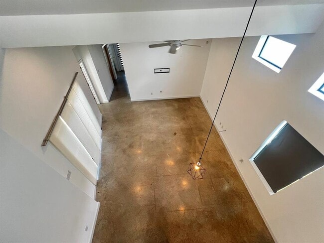 Building Photo - 5900 Toscana Ave
