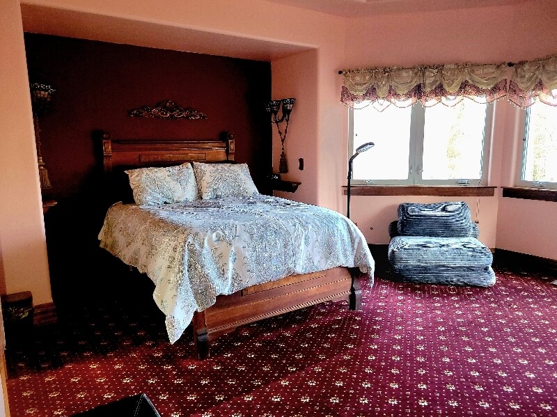 Building Photo - 135 Hideaway Dr