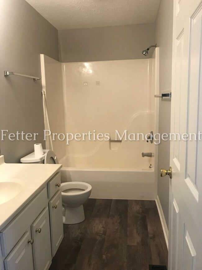 Building Photo - 3 Bedroom, North Side Home!!