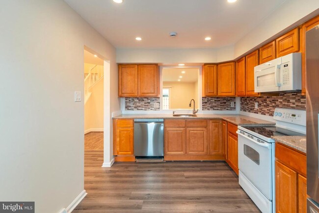 Building Photo - 308 Wayne Ct