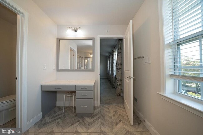 Building Photo - 3701 Parris Blvd