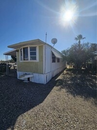 Building Photo - 4541 N Old Romero Rd