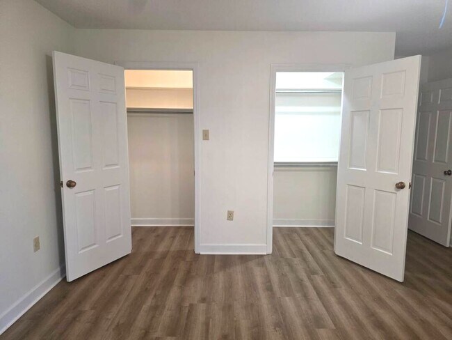 Building Photo - 3625 Wincross Dr