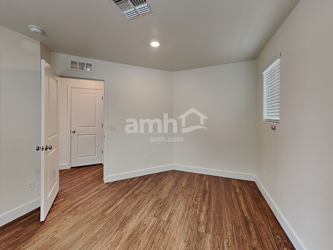 Building Photo - 661 W Bosal Dr