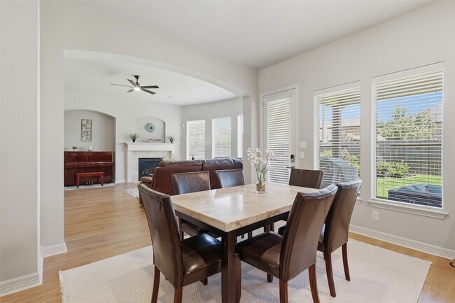 Building Photo - 18800 N Bee Cave Springs Cir