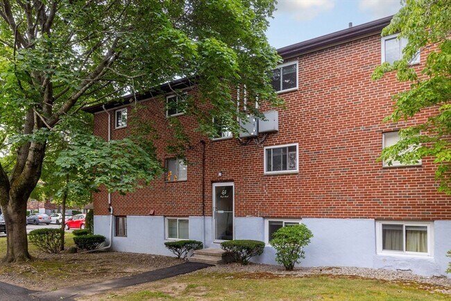 Building Photo - 54 Bryon Rd
