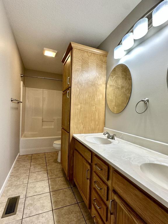 Building Photo - 15 Sand Hill School Rd