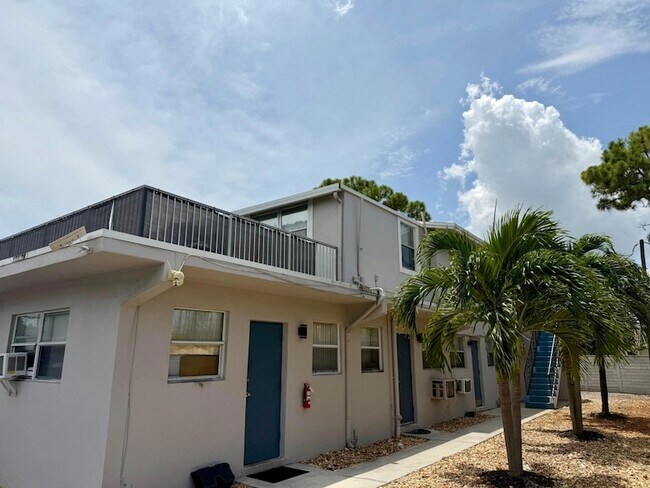 Building Photo - 3041 NE 20th Terrace