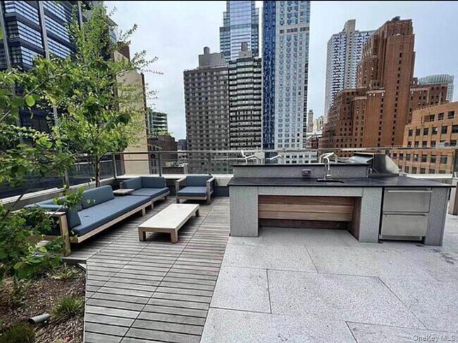 Building Photo - 138 Willoughby St