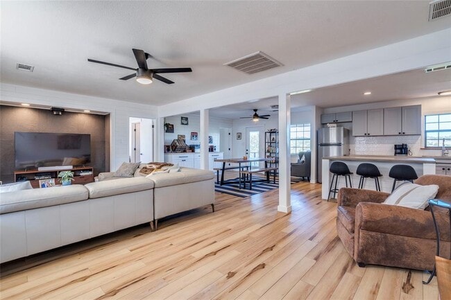 Building Photo - 631 Harmon Hills Cove