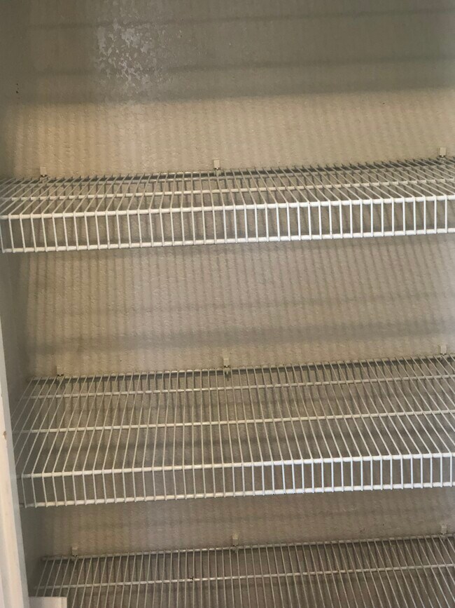 Building Photo - 10640 Siskiyou Ln