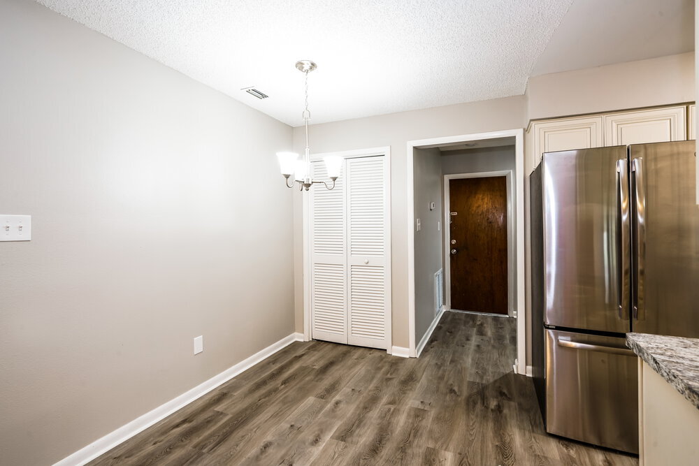 Building Photo - 813 Regal Palm Ct