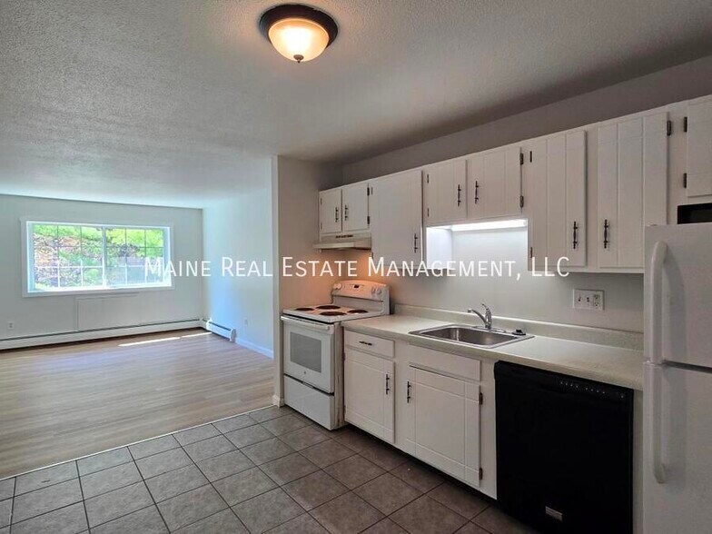 Primary Photo - 20 Tall Pines Dr