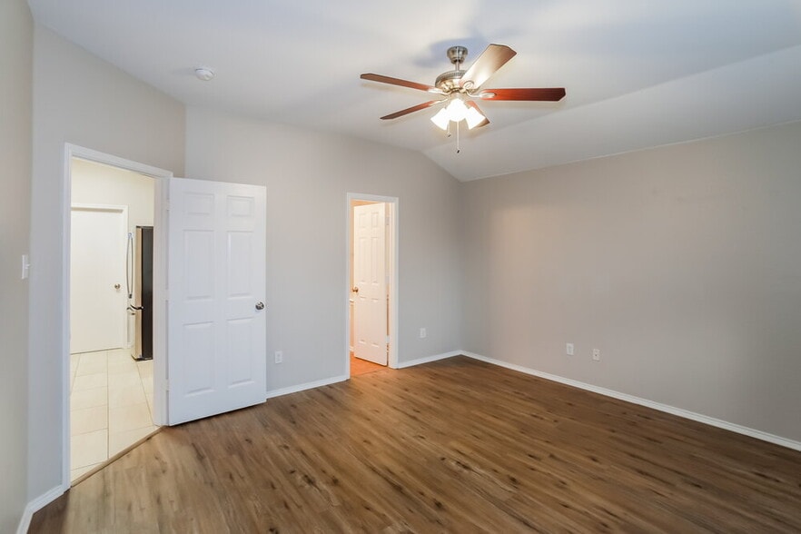 Building Photo - 2628 Fondren Rd