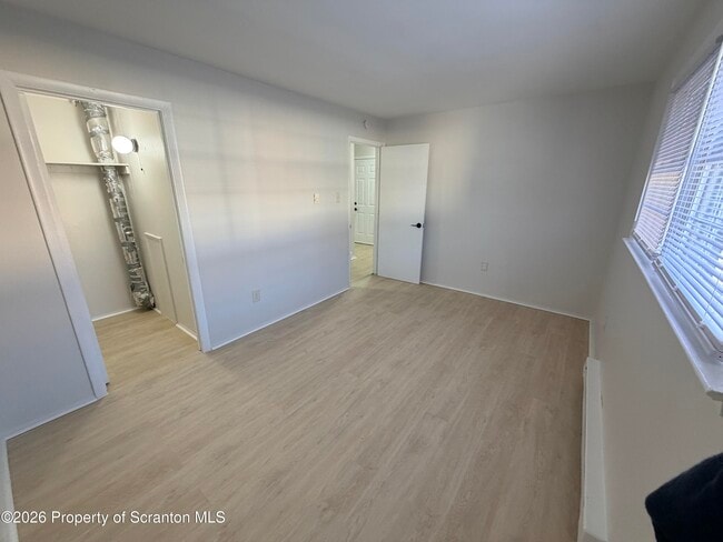 Building Photo - 1005-1015 Lincoln St