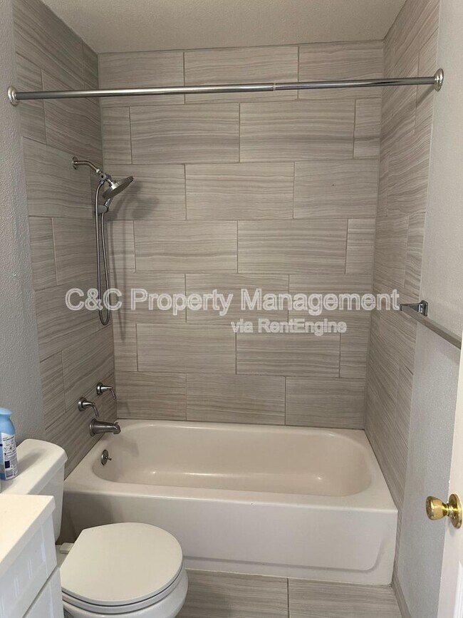Building Photo - 4513 Greenholme Dr