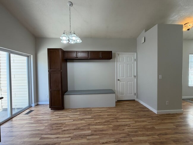 Building Photo - Great 4 bed 2 bath home with RV parking in...