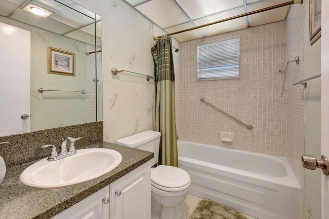 Building Photo - 74 Normandy Ln