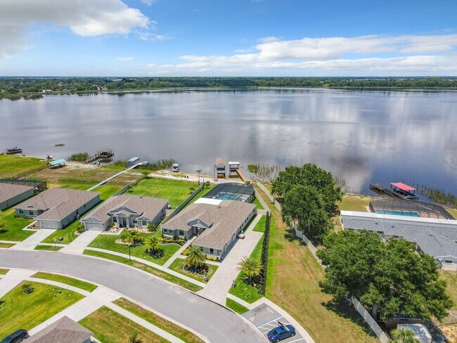 Building Photo - Beautiful 3 Bedroom 2 bath Home in desirab...