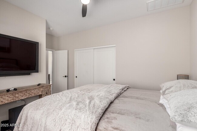 Building Photo - 4830 S Ferric