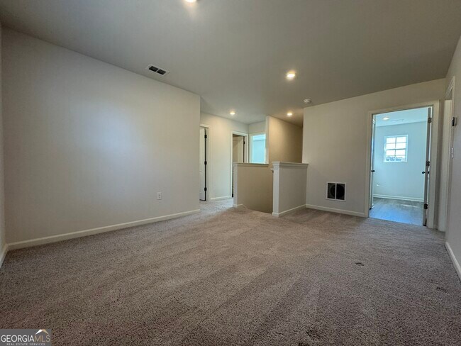 Building Photo - 528 Pemberton St