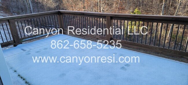 Building Photo - Nice Sized 4 Bed 3 Bath home in great location!
