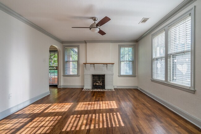 Building Photo - 1876 Crump Ave