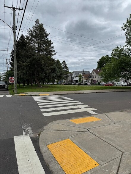 Building Photo - 199 English St
