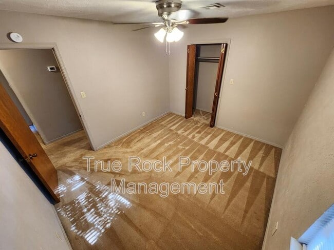 Building Photo - 2516 E Timber Terrace