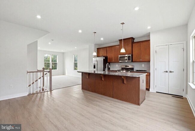Building Photo - 9623 Tall Oaks Rd