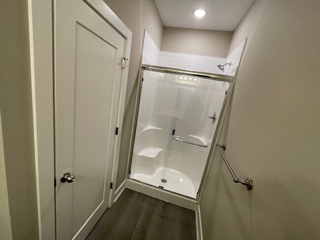 Building Photo - 9220/22 E Wassall
