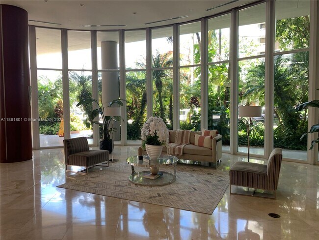 Building Photo - 2475 Brickell Ave