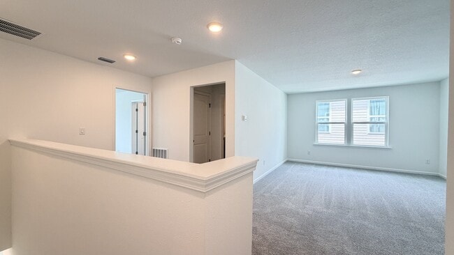 Building Photo - 6039 Oracle Ct