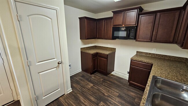 Building Photo - 24053 Wilde Dr