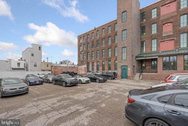 Building Photo - 2551 Trenton Ave