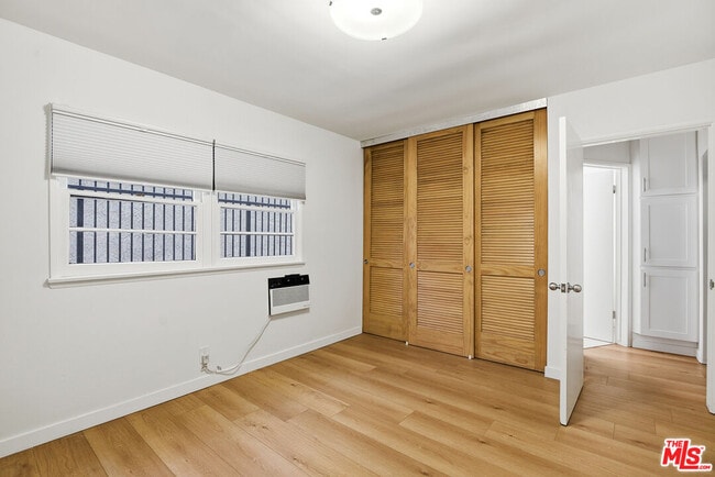 Building Photo - 1944 S Beverly Glen Blvd