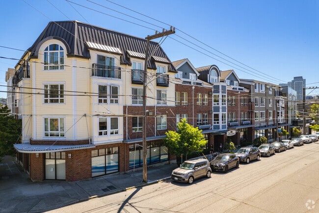 Exterior - Residences at Fifth North