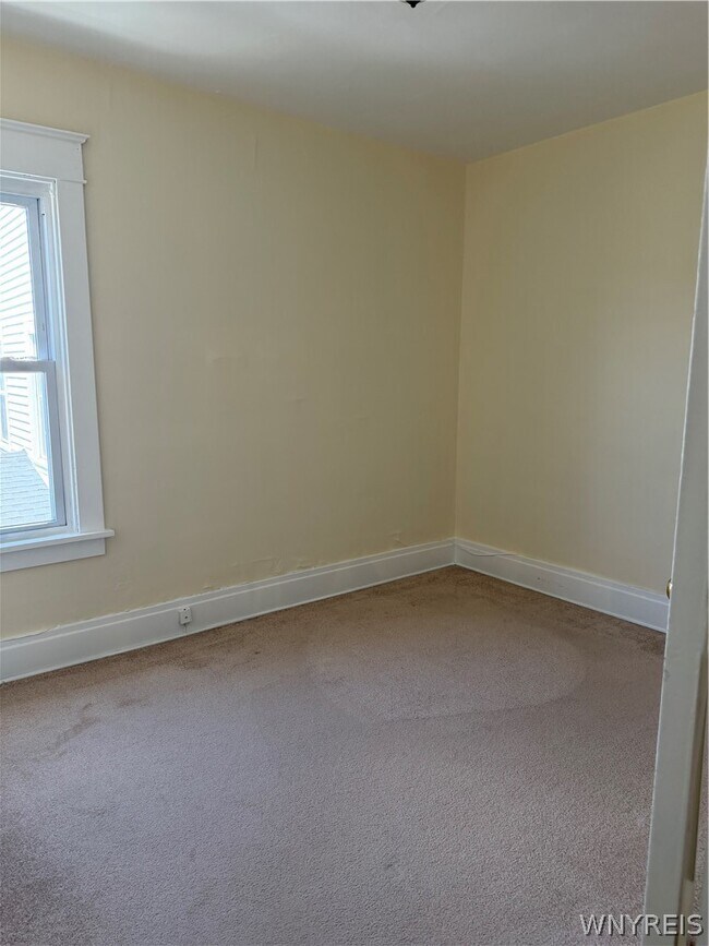 Building Photo - 167 Taunton Pl